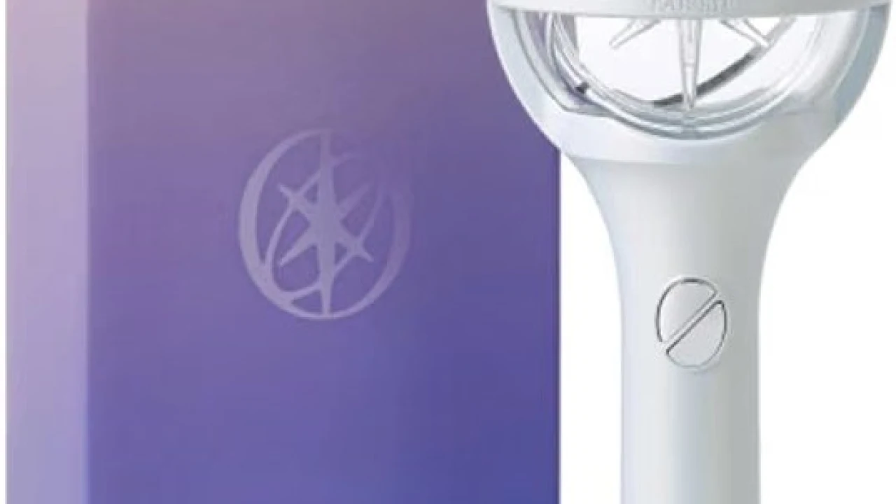 KATSEYE lance sa tournée Wildworld avec un lightstick synchronisé aux concerts