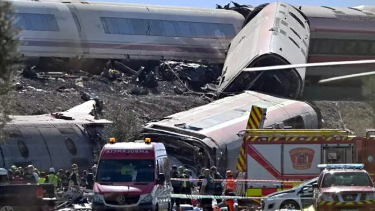 Espagne : au moins 68 morts dans une collision entre deux trains à grande vitesse