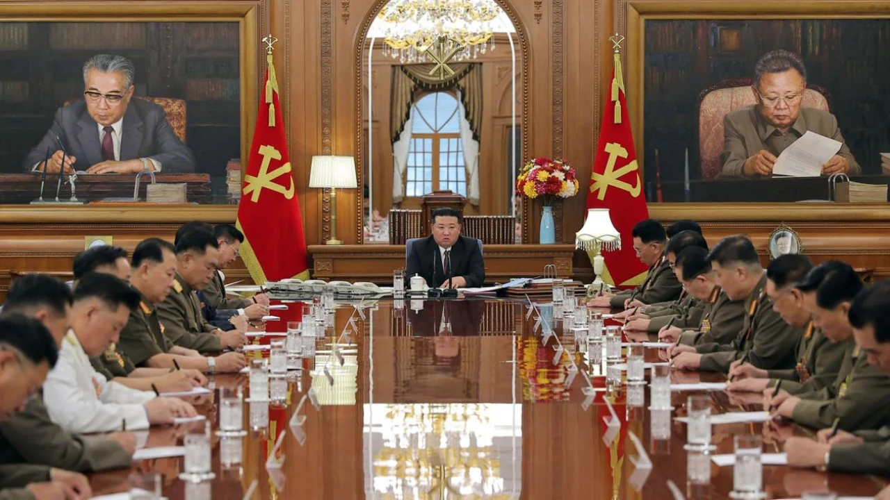 Corée du Nord : Kim Jong Un réorganise la hiérarchie militaire et change de ministre de la Défense