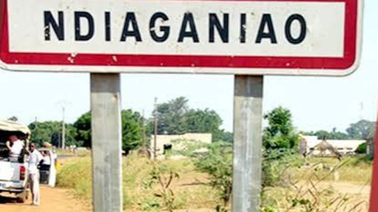 Ndiaganiao : une vente de cartes de Pastef interdite sur la place publique
