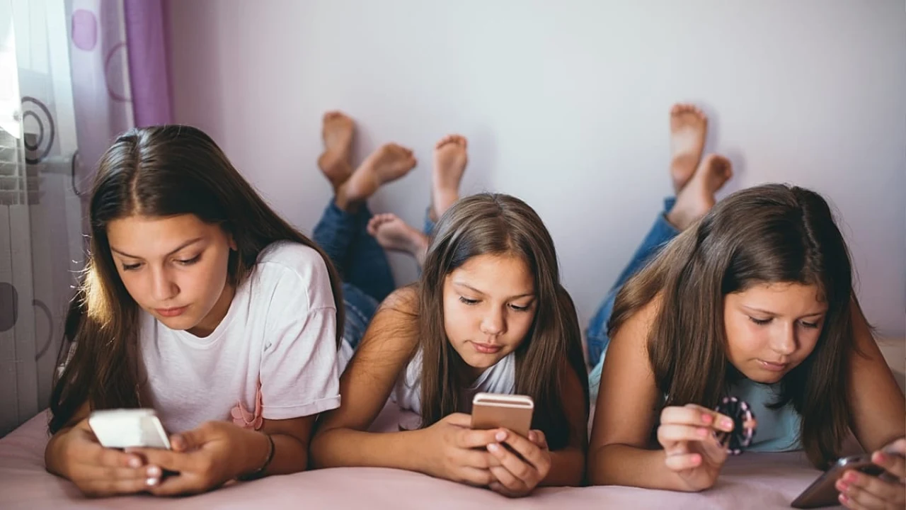 L’Estonie privilégie la prévention pour protéger les jeunes en ligne